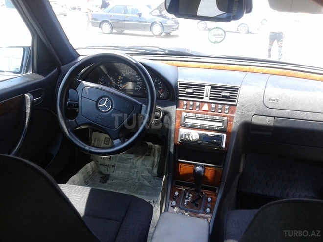 Mercedes C 200 1999, 220,000 km - 2.0 l - Bakı