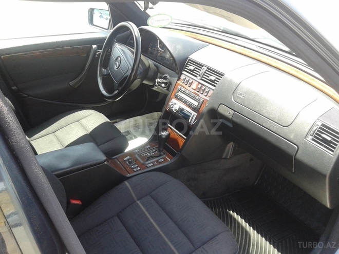 Mercedes C 200 1999, 220,000 km - 2.0 l - Bakı