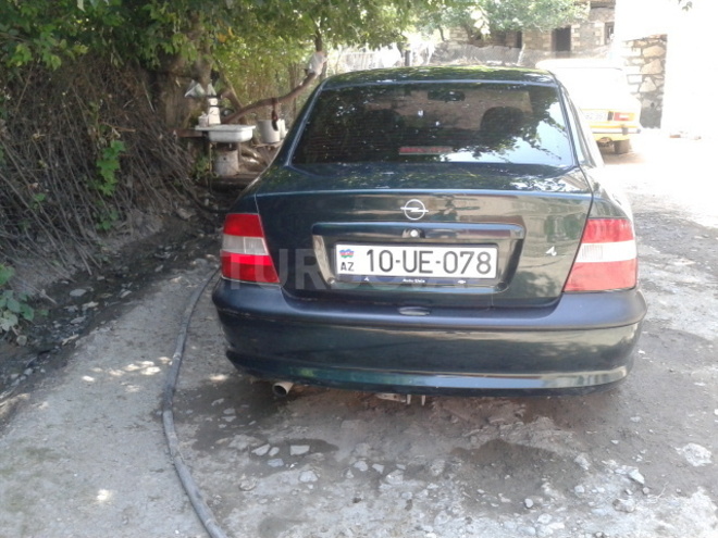 Opel Vectra 1998, 234,000 km - 1.6 л - Bakı