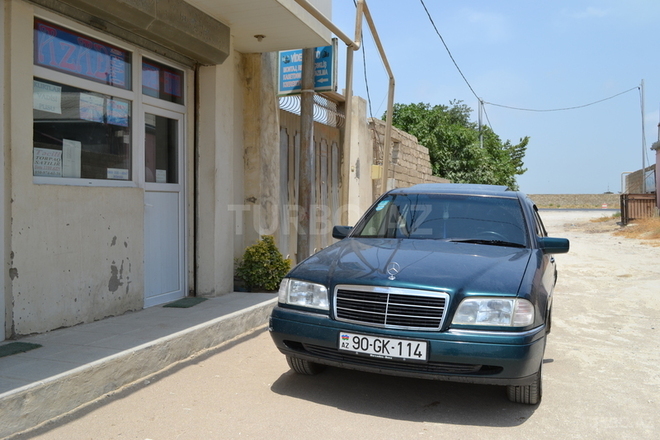 Mercedes C 180 1995, 330,000 km - 1.8 l - Bakı