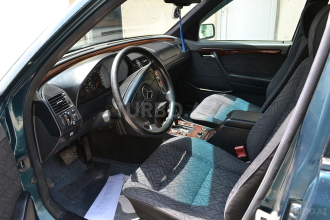 Mercedes C 180 1995, 330,000 km - 1.8 l - Bakı