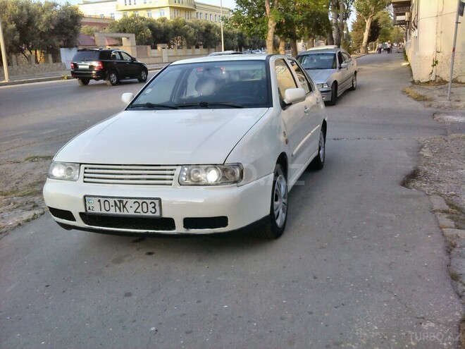 Volkswagen Polo 1997, 300,000 km - 1.6 l - Bakı
