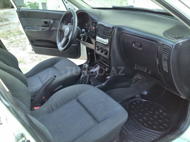 Volkswagen Polo 1997, 300,000 km - 1.6 l - Bakı
