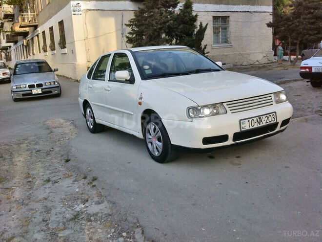 Volkswagen Polo 1997, 300,000 km - 1.6 l - Bakı