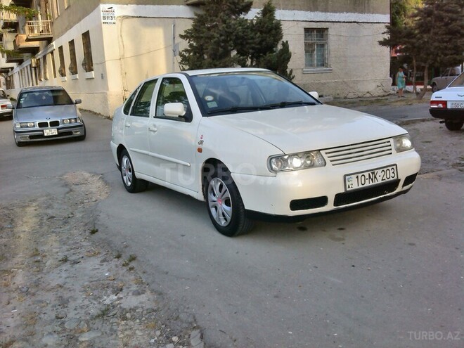 Volkswagen Polo 1997, 300,000 km - 1.6 l - Bakı