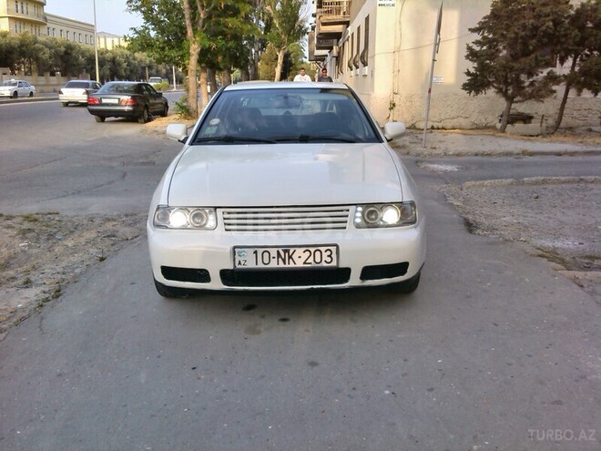 Volkswagen Polo 1997, 300,000 km - 1.6 l - Bakı