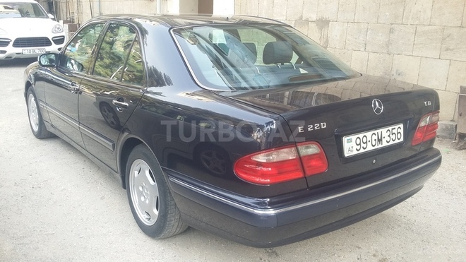 Mercedes E 220 2001, 200,000 km - 2.2 l - Bakı