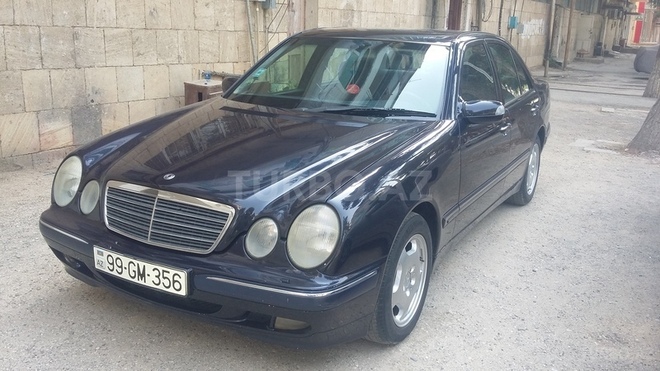 Mercedes E 220 2001, 200,000 km - 2.2 l - Bakı