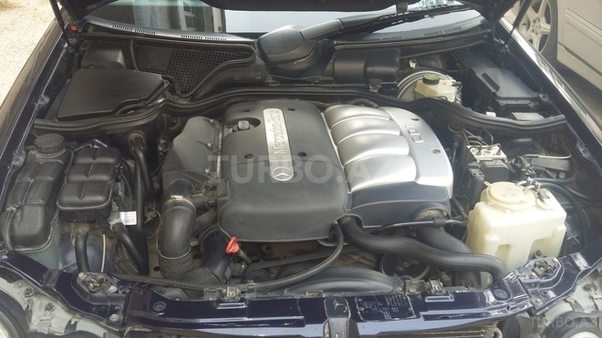 Mercedes E 220 2001, 200,000 km - 2.2 l - Bakı