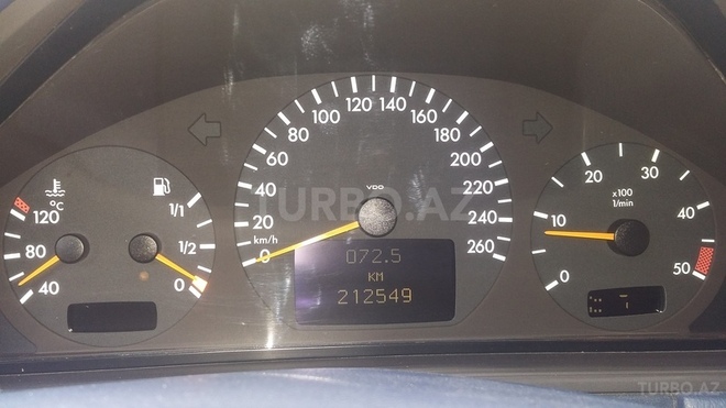 Mercedes E 220 2001, 200,000 km - 2.2 l - Bakı