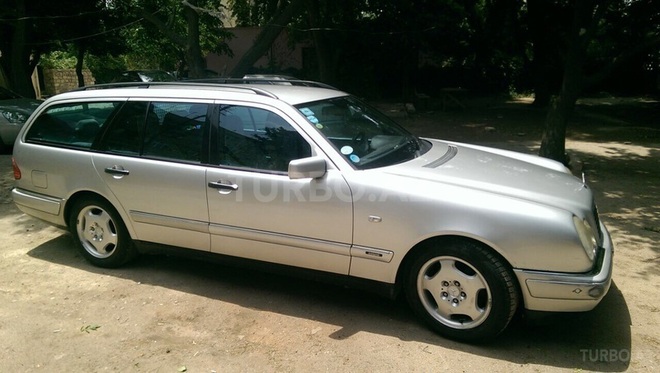 Mercedes E 240 1998, 303,500 km - 2.4 l - Bakı