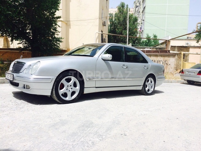 Mercedes E 270 2000, 205,000 km - 2.7 l - Bakı