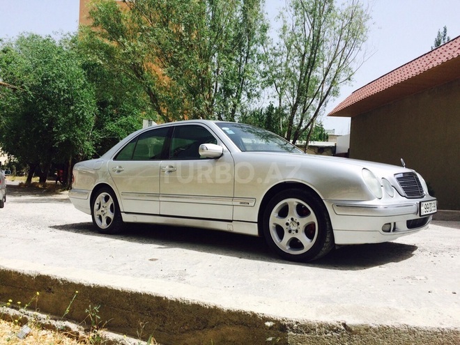 Mercedes E 270 2000, 205,000 km - 2.7 l - Bakı