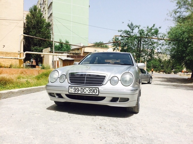 Mercedes E 270 2000, 205,000 km - 2.7 l - Bakı