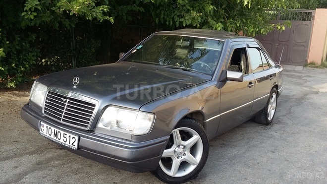 Mercedes E 220 1994, 320,000 km - 2.2 l - Bakı