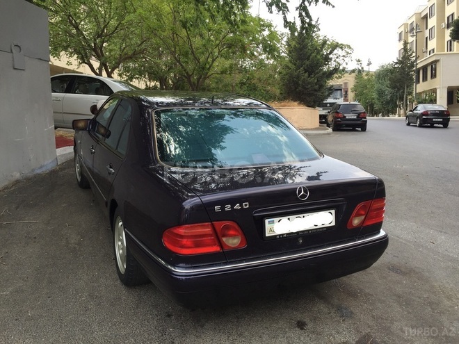 Mercedes E 240 1998, 211,000 km - 2.4 l - Bakı