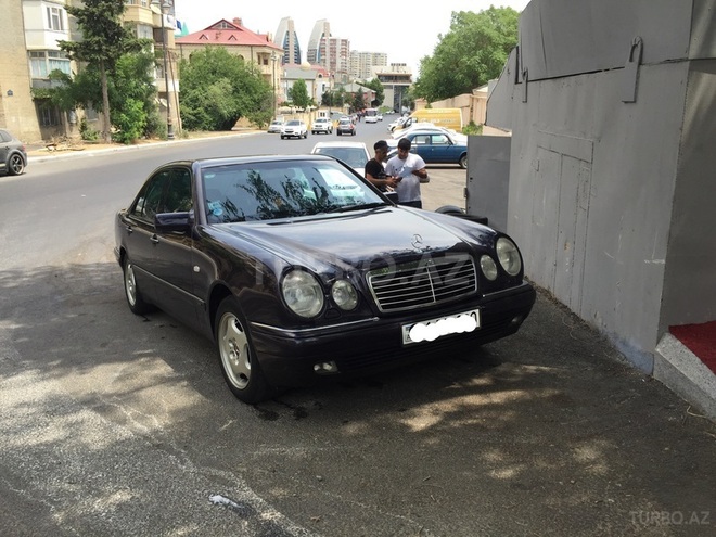 Mercedes E 240 1998, 211,000 km - 2.4 l - Bakı