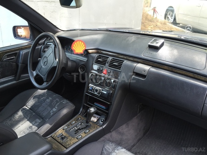 Mercedes E 240 1998, 211,000 km - 2.4 l - Bakı