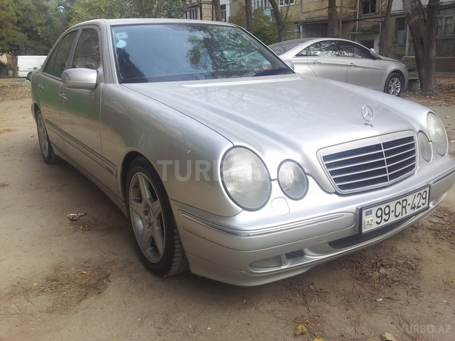 Mercedes E 240 2000, 160,830 km - 2.6 l - Bakı