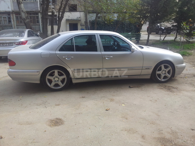 Mercedes E 240 2000, 160,830 km - 2.6 l - Bakı