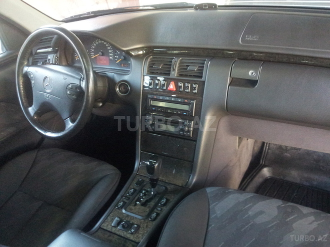 Mercedes E 240 2000, 160,830 km - 2.6 l - Bakı