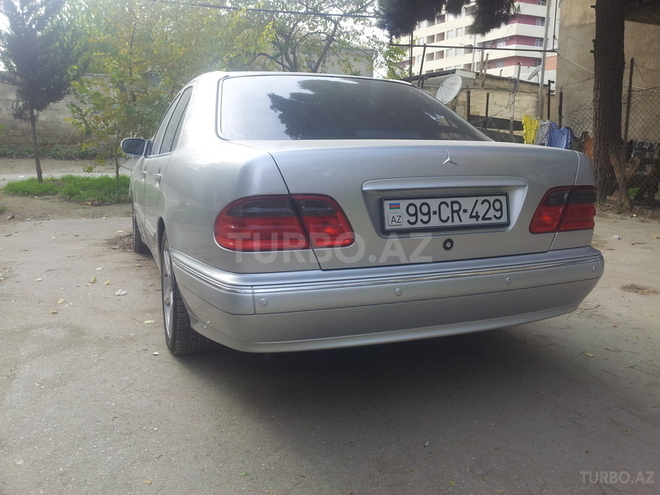 Mercedes E 240 2000, 160,830 km - 2.6 l - Bakı