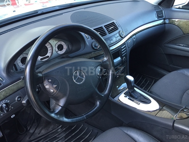 Mercedes E 320 2004, 206,000 km - 3.2 l - Bakı