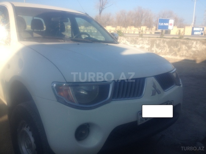 Mitsubishi L200 2009, 99,000 km - 2.5 л - Bakı