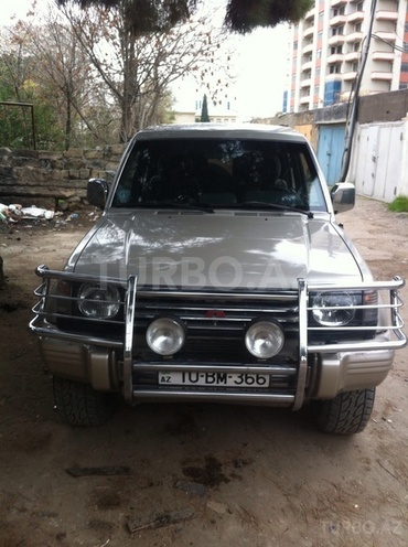 Mitsubishi Pajero 1993, 298,000 km - 2.5 l - Bakı