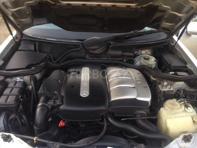 Mercedes E 220 2001, 200,000 km - 2.2 l - Bakı