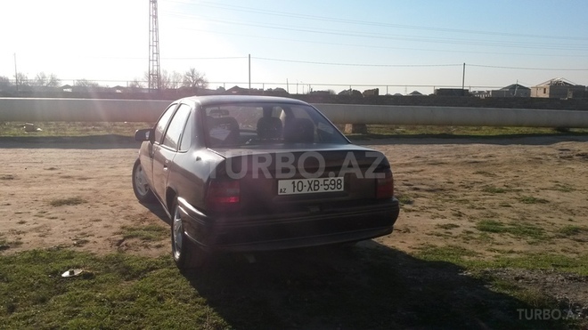 Opel Vectra 1993, 230,000 km - 1.8 l - Bakı