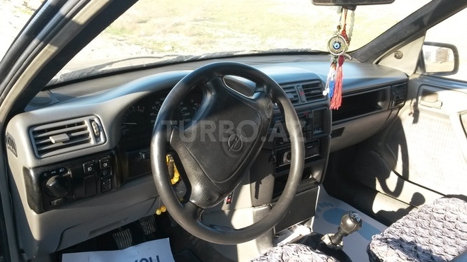 Opel Vectra 1993, 230,000 km - 1.8 l - Bakı