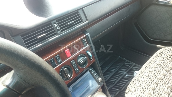 Mercedes E 280 1995, 250,000 km - 2.8 л - Bakı