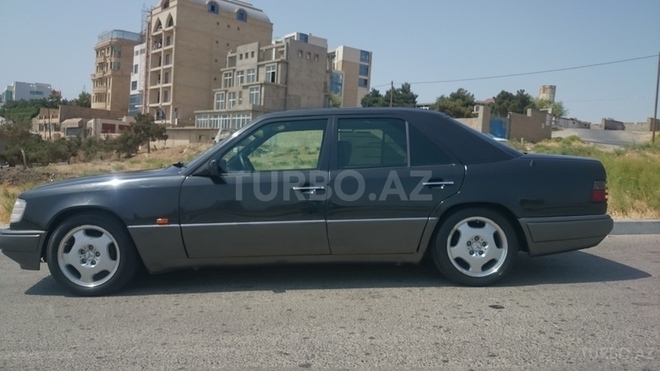 Mercedes E 280 1995, 250,000 km - 2.8 л - Bakı
