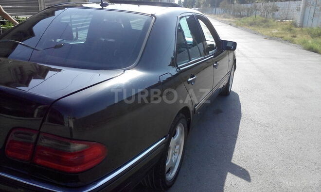 Mercedes E 280 1997, 313,500 km - 2.8 l - Bakı