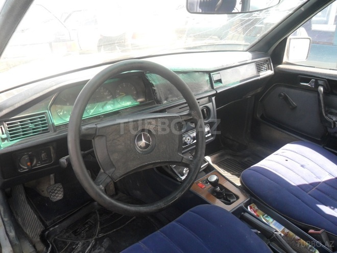 Mercedes 190 1985, 250,000 km - 2.3 л - Bakı