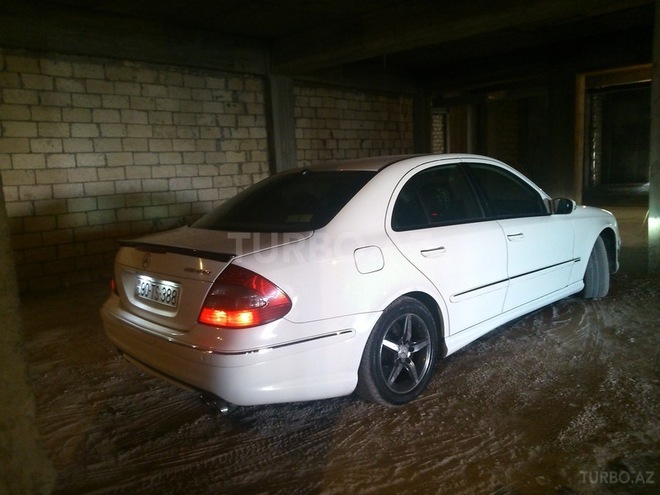 Mercedes E 200 2006, 217,000 km - 0.2 l - Bakı
