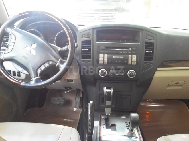 Mitsubishi Pajero 2010, 99,202 km - 3.5 l - Bakı