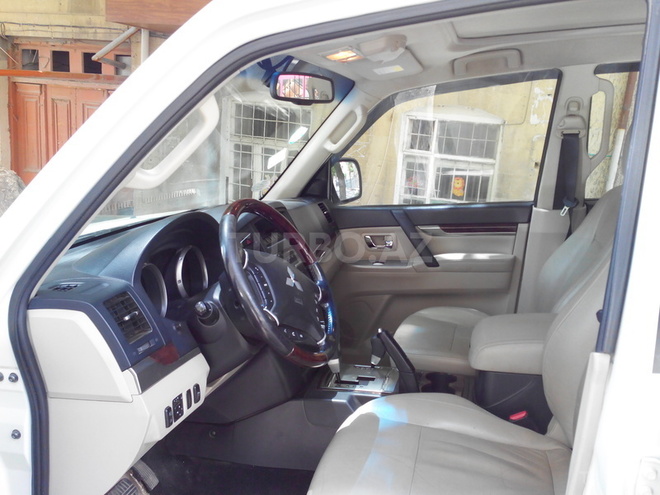 Mitsubishi Pajero 2010, 99,202 km - 3.5 l - Bakı