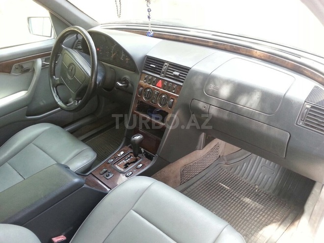 Mercedes C 230 1999, 213,000 km - 2.3 л - Bakı