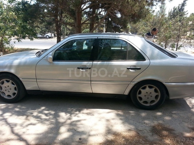 Mercedes C 230 1999, 213,000 km - 2.3 л - Bakı