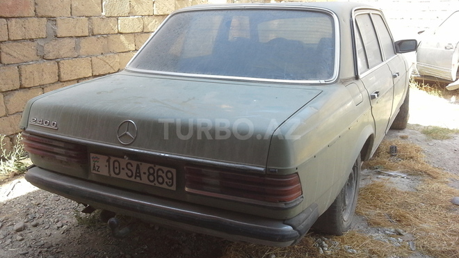 Mercedes E 240 1983, 120,000 km - 2.4 l - Bakı