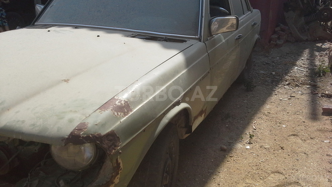 Mercedes E 240 1983, 120,000 km - 2.4 l - Bakı