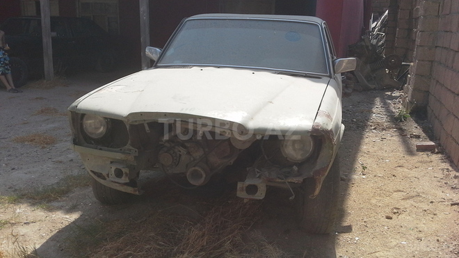 Mercedes E 240 1983, 120,000 km - 2.4 l - Bakı