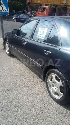 Mercedes E 220 2000, 230,000 km - 2.2 l - Bakı