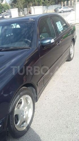 Mercedes E 220 2000, 230,000 km - 2.2 l - Bakı