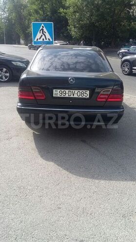 Mercedes E 220 2000, 230,000 km - 2.2 l - Bakı