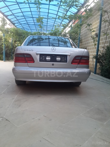 Mercedes E 240 2001, 282,000 km - 2.6 l - Bakı