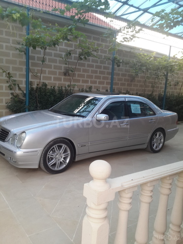 Mercedes E 240 2001, 282,000 km - 2.6 l - Bakı