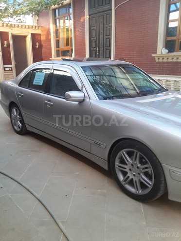 Mercedes E 240 2001, 282,000 km - 2.6 l - Bakı
